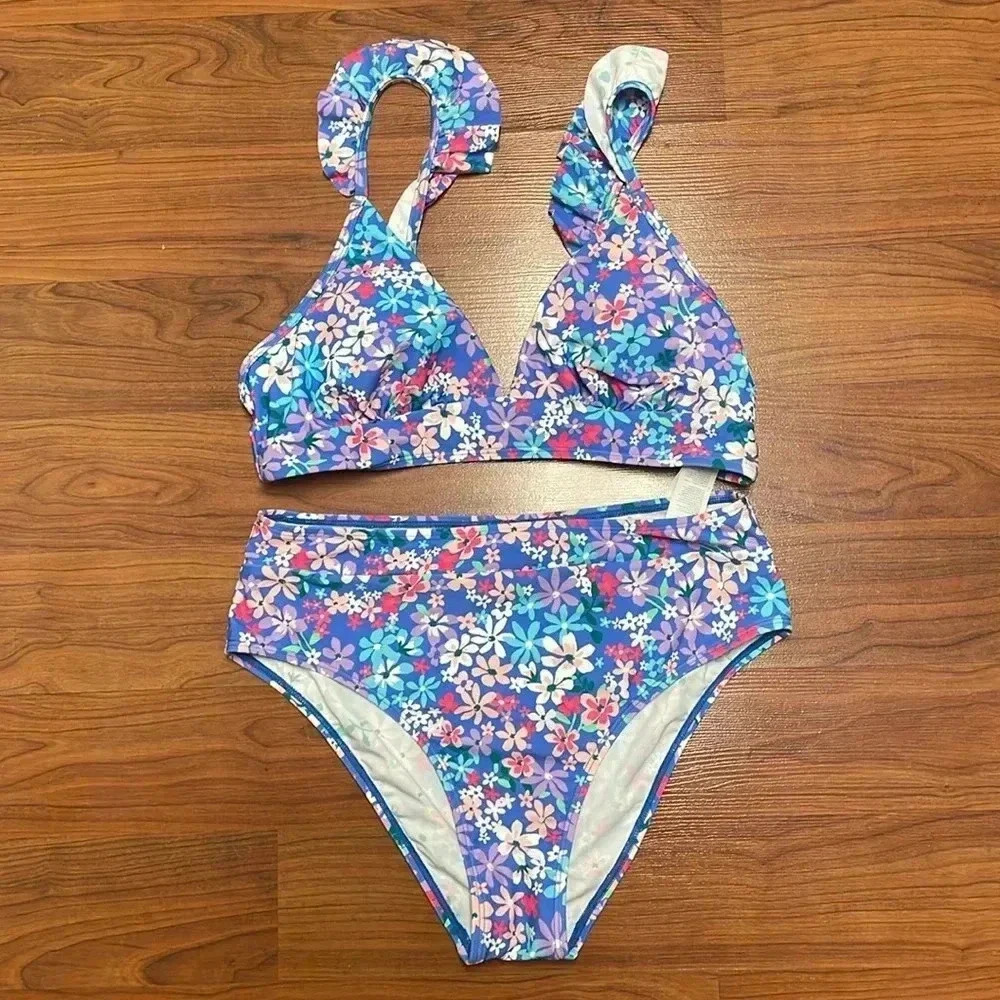 New! CUPSHE‎ Women's Bikini Sets Two Piece Ditsy Swimsuit size Med - Picture 2 of 9